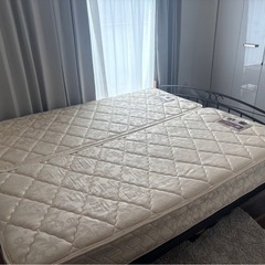 クィーンサイズ ベッドの画像