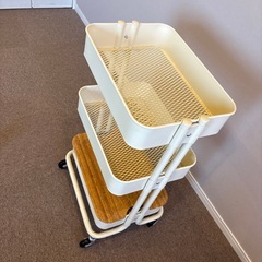 移動式シェルフの画像