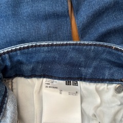 ユニクロ（UNIQLO）のストレッチデニムパンツ　履き心地◎の画像