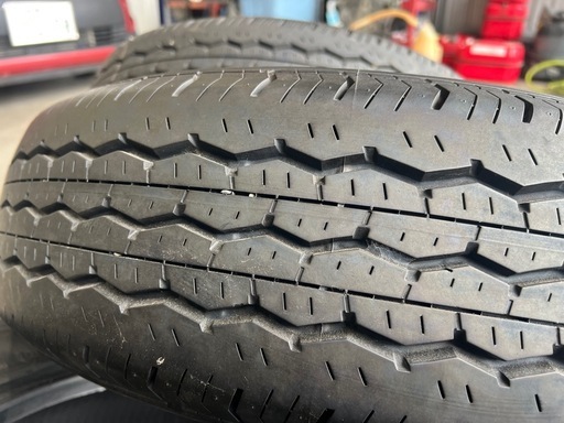 ハイエース　タイヤ　４本セット　195/80R15