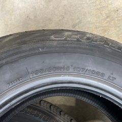 ハイエース　タイヤ　４本セット　195/80R15の画像