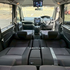 フリップダウンモニター付き☆8人乗り☆ガソリン代 節約☆S-HYBRID入りました‼️25年式☆月々1.2万円〜分割払い可❗️車検2年付き！大人気☆ニッサン セレナ☆フリップダウンモニター付き☆Bluetooth対応ナビ☆走行中DVD見れます☆ETC☆バックカメラ☆ドラレコ付きのフル装備☆両側電動スライドドア☆ウィンカーミラー☆フル装備☆事故修復歴無し☆車内広々三列シート‼️の画像