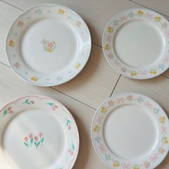 皿　花柄　セットの画像