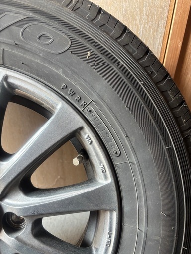 夏タイヤ      185/80 R14