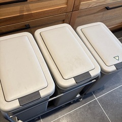 分別ダストボックス３個の画像