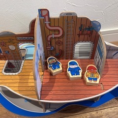 IKEA 船型おもちゃ　組み立ておもちゃの画像