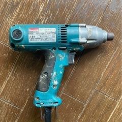 マキタ インパクトドライバー モデル6952　の画像