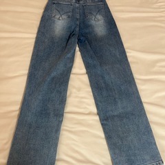 デニムパンツの画像