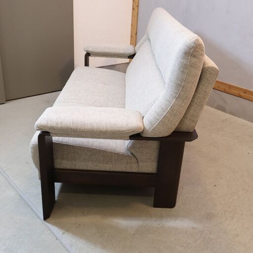 人気のkarimoku(カリモク家具)よりChitano(チターノ)のダンテ 3人掛けソファー！ハイバックタイプのゆったりとした3Pソ