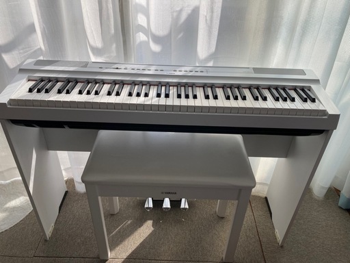 YAMAHA電子ピアノP−121WH(椅子付き)