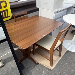 伸長式　ダイニングテーブル　ダイニングチェア　3点セットの画像