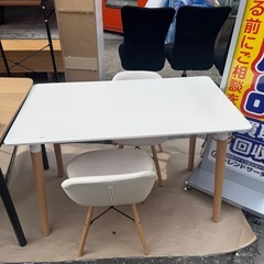 ダイニングテーブル　ダイニングチェア　3点セットの画像