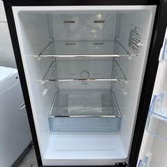 143⭐️2024年製美品★ハイセンス　冷蔵庫　ミラー　ブラック　鏡　一人暮らしの画像