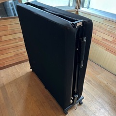 折りたたみベッドの画像