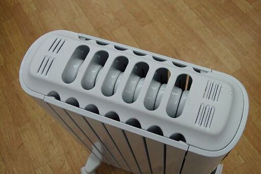DeLonghi オイルヒーター ユニカルド RHJ65L0712 7枚フィン ～10畳 ホワイト 動作確認済み デロンギ 暖房  札幌市 清田区 平岡
