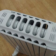 DeLonghi オイルヒーター ユニカルド RHJ65L0712 7枚フィン ～10畳 ホワイト 動作確認済み デロンギ 暖房  札幌市 清田区 平岡の画像