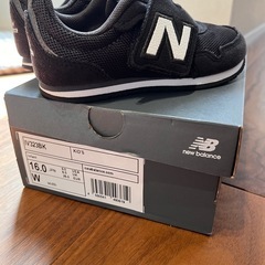 ニューバランス 黒 16cmの画像