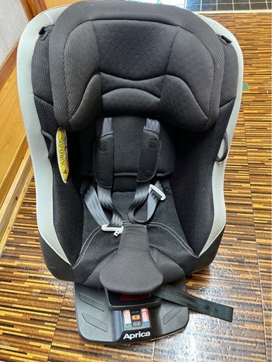 宮古島限定（代理出品）チャイルドシート　アップリカ　3月30日までの投稿