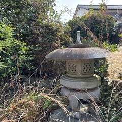 灯篭　　石　日本庭園　飾り　庭　
店舗などにも　の画像