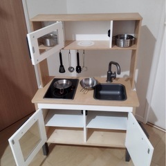 IKEA    おままごと　キッチン　調理器具付きの画像