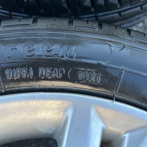 夏タイヤ　アルミホイール付き　165/55R15