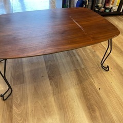 折りたたみ机の画像