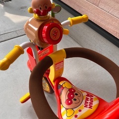 アンパンマンの三輪車の画像