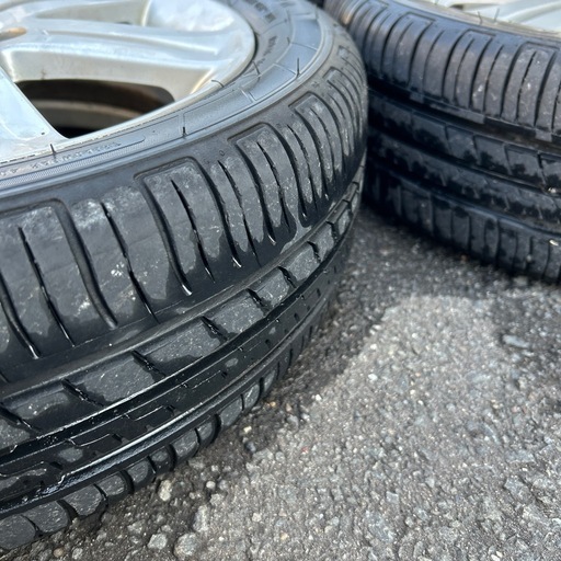 夏タイヤ　アルミホイール付き　165/55R15