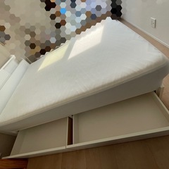 【商談中】ニトリ　ダブルベッド  マットレス付きの画像