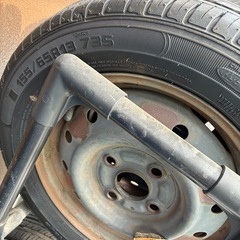 古いタイヤとラック
の画像