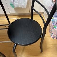 ダイニングテーブルの画像