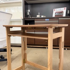 【超美品‼️】定価13,999円♪ 山善 70cm幅折りたたみテーブル 棚付き デスク 事務机 天然木製ナチュラルブラウン♪の画像