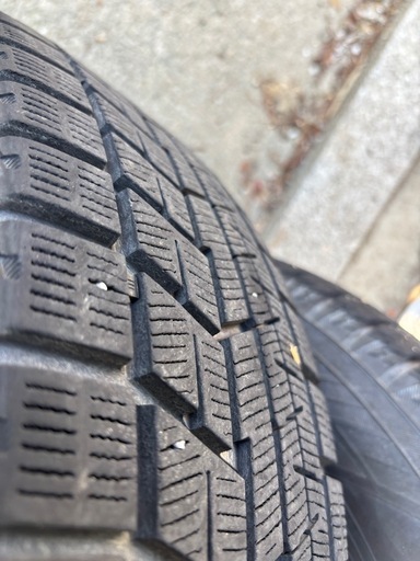 YOKOHAMA スタッドレスタイヤ　185/60R15