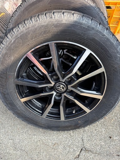 YOKOHAMA スタッドレスタイヤ　185/60R15