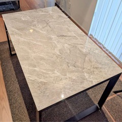 ニトリ セラミック大理石調ダイニングテーブル椅子セットの画像