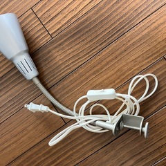 IKEAデスクライトの画像