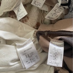 カバーオールとトレーナーセットの画像