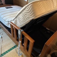 シモンズ マットレス　の画像