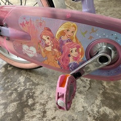 美品プリンセス自転車16インチ　補助輪付きの画像