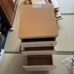 ニトリ　学習机、学習椅子のセットの画像