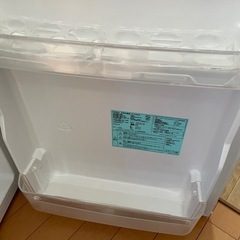 冷凍庫付き冷蔵庫の画像