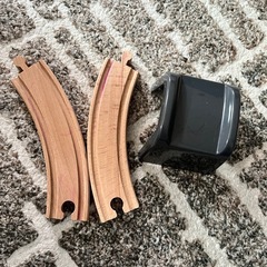 IKEA  LILLABO 木製レールの電車の画像