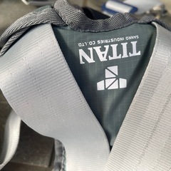 TITANのフルハーネス(新品未使用)の画像