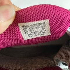 軽登山靴の画像