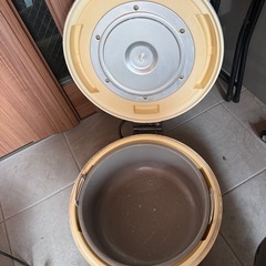 業務用保温ジャーの画像