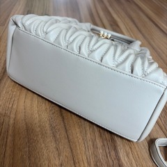 パールが付いた可愛いバッグの画像