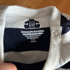 gap ベビーロンパースの画像