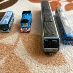 トーマス　アンパンマン　トミカ　4台の画像