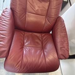 EKORNES　1人掛けレザーチェア　ワインレッド　オットマン付きの画像