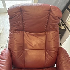 EKORNES　1人掛けレザーチェア　ワインレッド　オットマン付きの画像